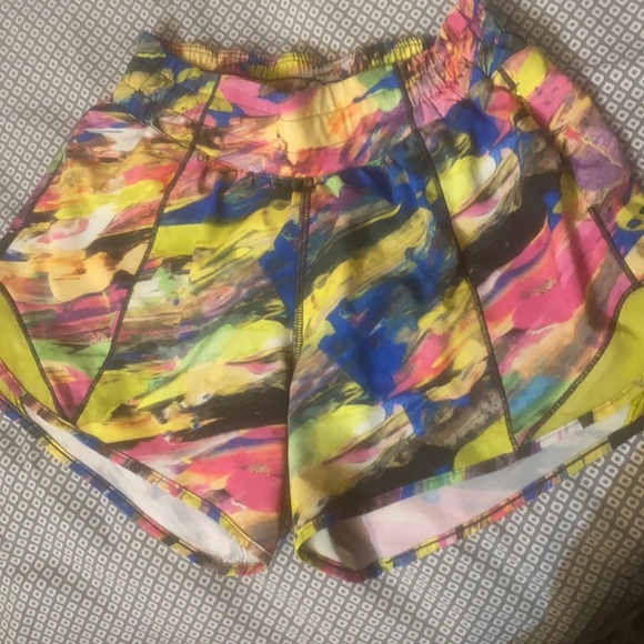 lululemon athletica Other - Lululemon Hotty Hot 4’’ Shorts Women’s 2